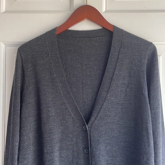 J Crew 100% Merino wool Gray v neck Cardigan Sweater academia preppy - Picture 2 of 5